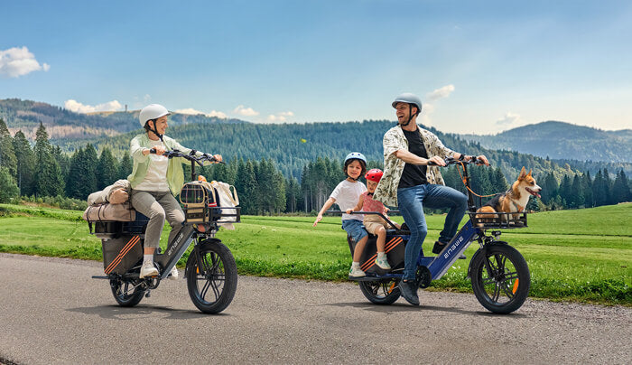 a family travels on 2 engwe le20 cargo bicycles